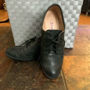 2 Lips black heel lace-up Oxford shoes